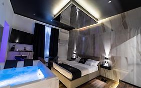 Maximum Suite & Spa
